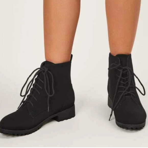 Lace-up Front Ankle Boots (US 8) - Picture 3 of 4